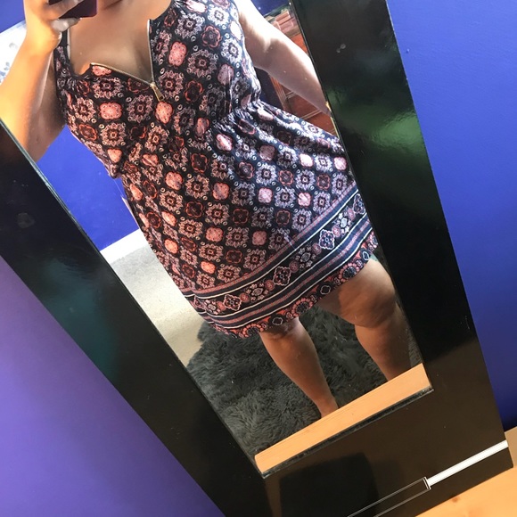 Dresses & Skirts - NWT Pretty and comfortable dress
